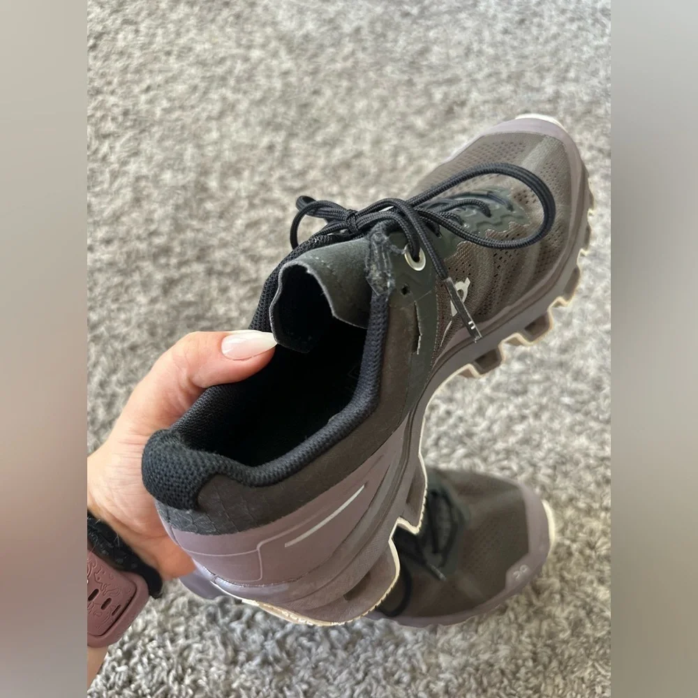 Women’s OnCloud Cloudventure Running Shoe Size W6 - Picture 9 of 15
